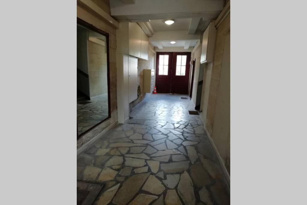 Appartement Vintage Avec Vue Sur Le Chateau بيرّفوندس المظهر الخارجي الصورة