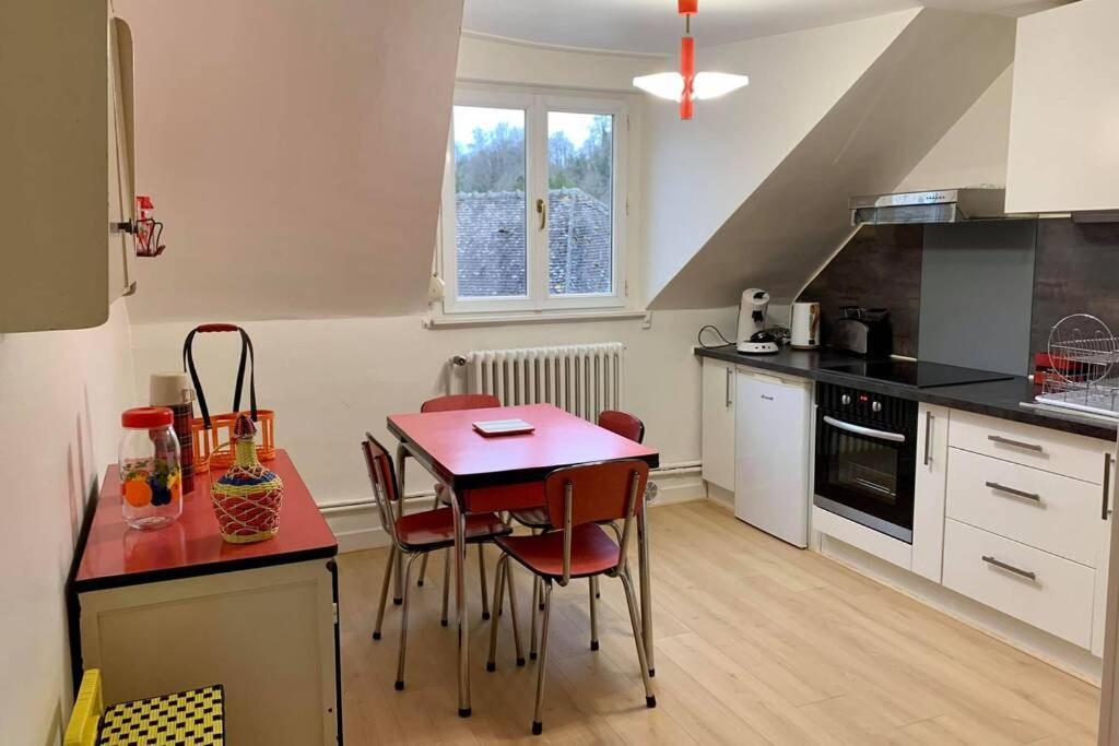 Appartement Vintage Avec Vue Sur Le Chateau بيرّفوندس المظهر الخارجي الصورة