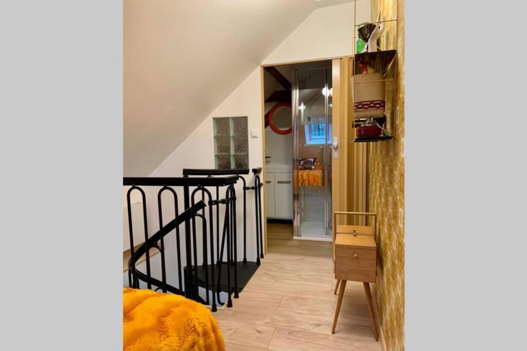 Appartement Vintage Avec Vue Sur Le Chateau بيرّفوندس المظهر الخارجي الصورة
