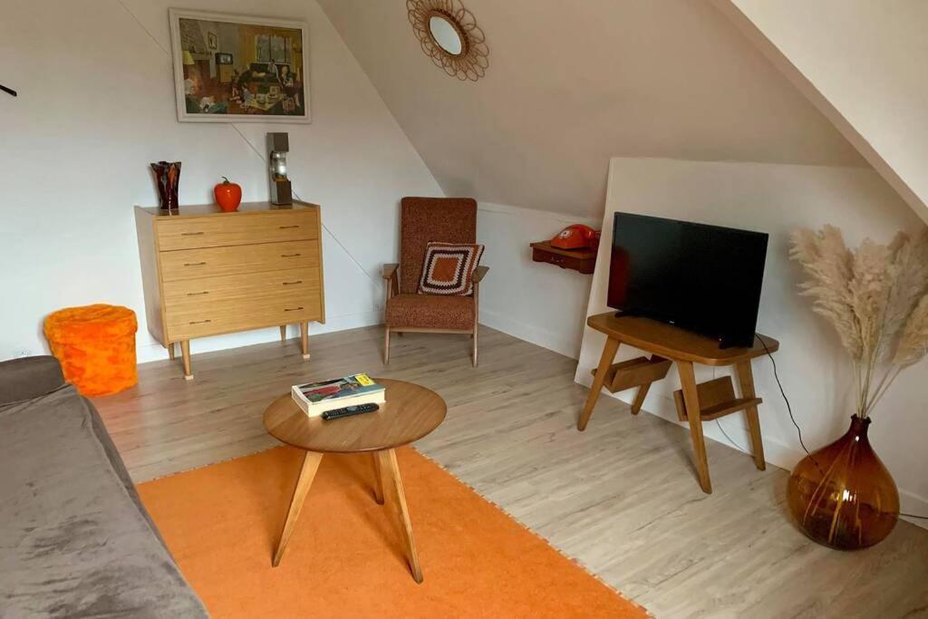 Appartement Vintage Avec Vue Sur Le Chateau بيرّفوندس المظهر الخارجي الصورة